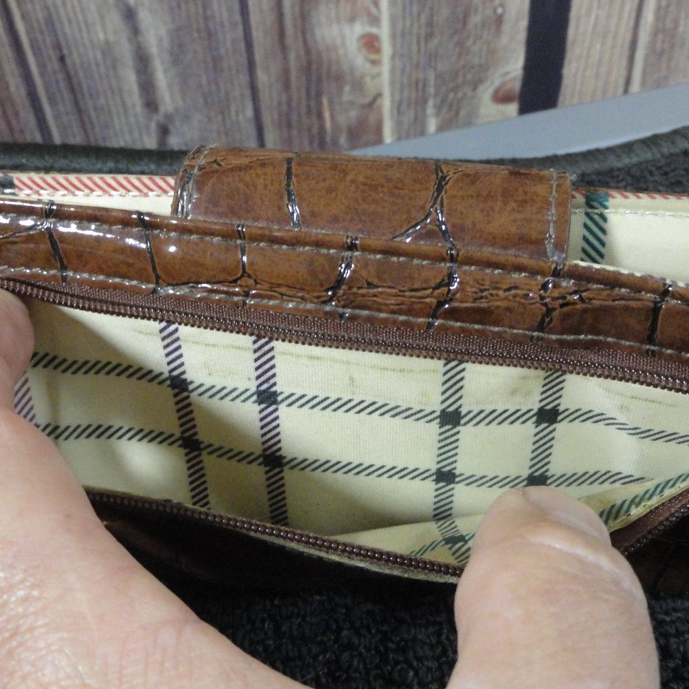 VTG Liz Claibornesnap closure faux scale wallet womens. plaid inside~Cute - Picture 4 of 9